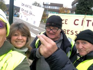 Vendredi%2019-11%20Carrefour%20Leclerc-Castorama%203