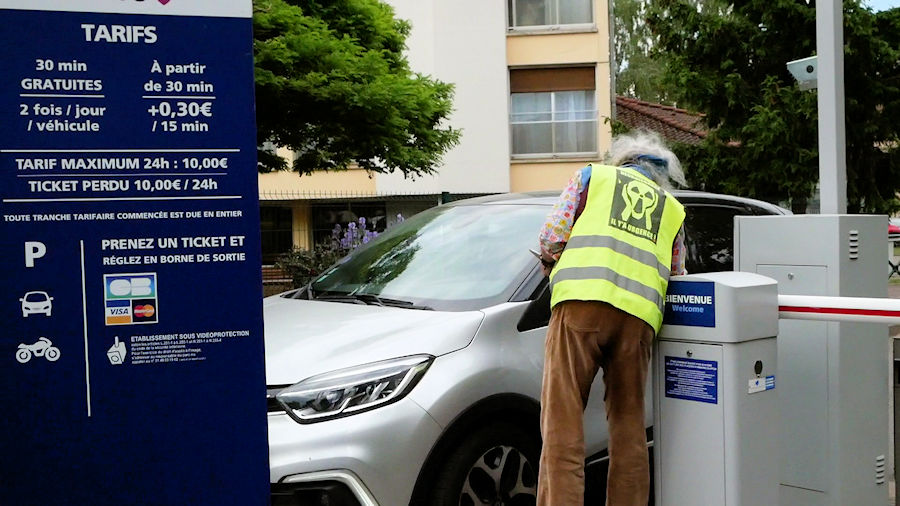 vlcsnap-PAM11 vlcsnap-PAM11